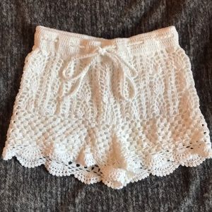 LA hearts crotchet shorts